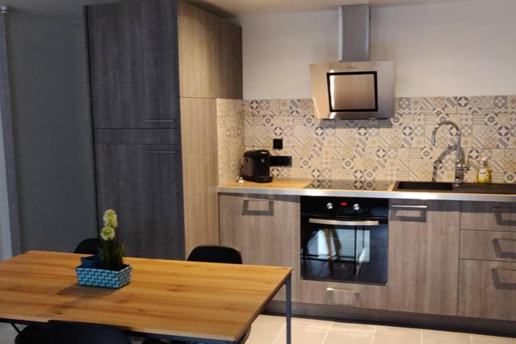 Le Blue, Appartement De Standing En Hyper-Centre 사르게민즈 외부 사진